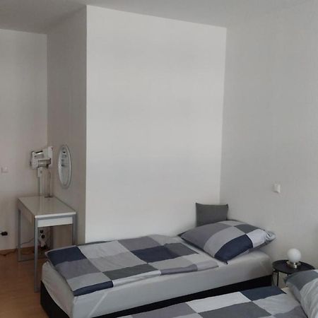 Neu! Ferienwohnung In Erfurt Esterno foto