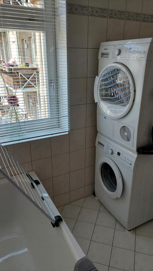 Neu! Ferienwohnung In Erfurt Esterno foto