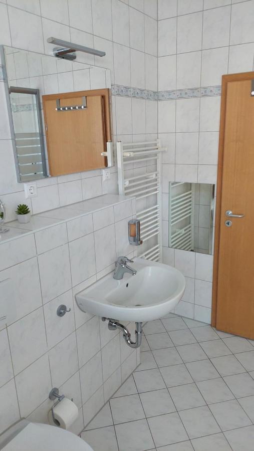 Neu! Ferienwohnung In Erfurt Esterno foto